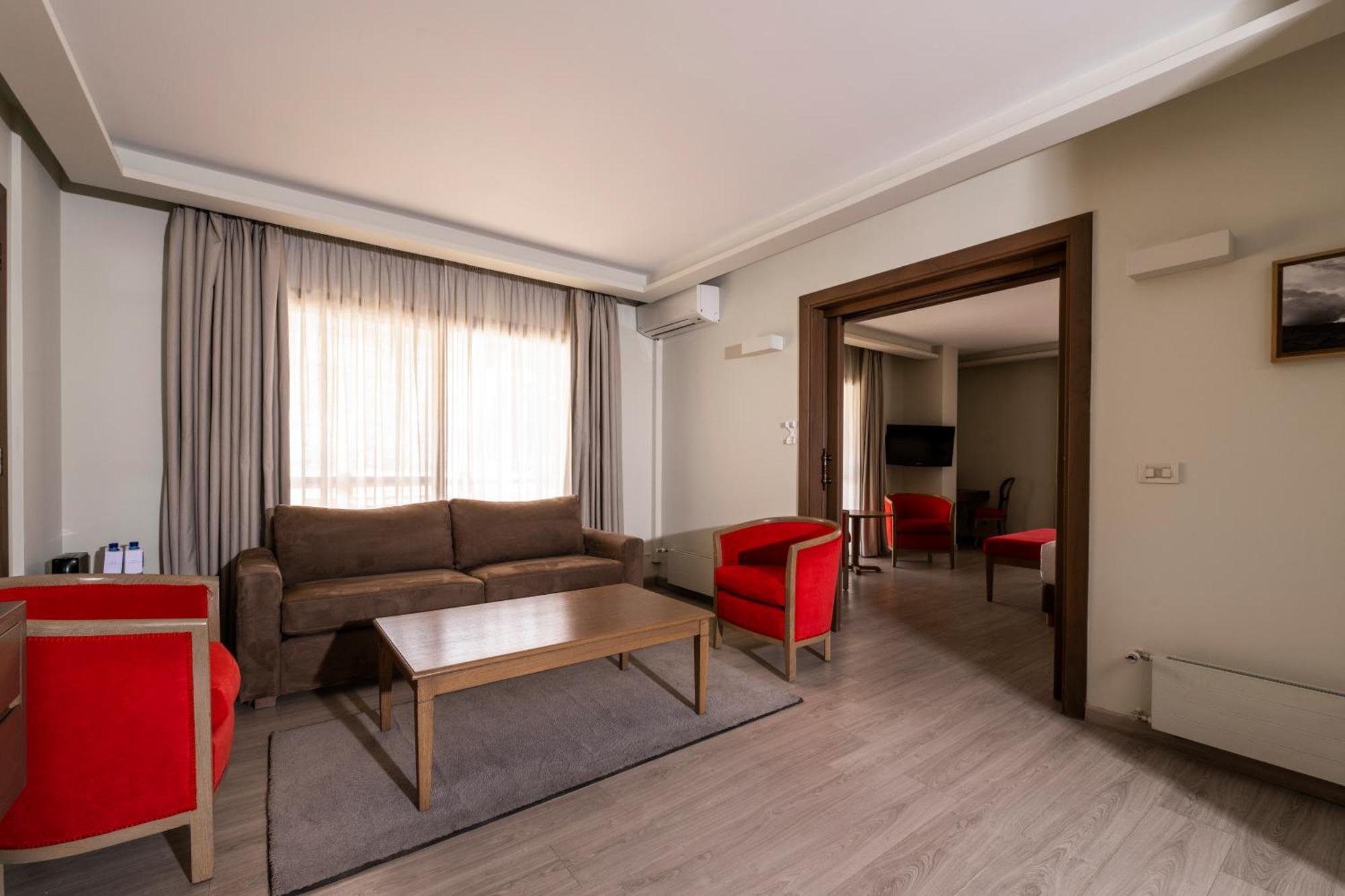 Intercontinental Mzaar Lebanon Mountain Resort & Spa By Ihg Mzaar Kfardebian Buitenkant foto
