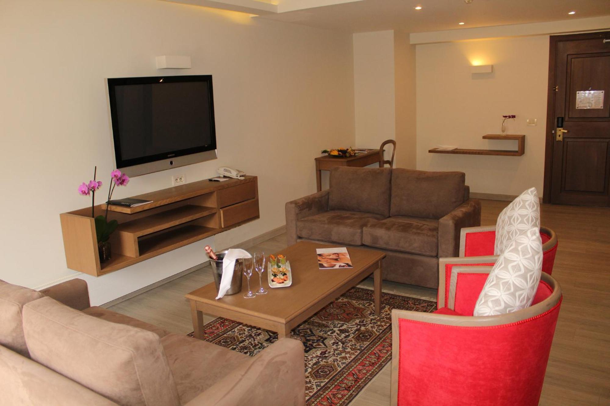 Intercontinental Mzaar Lebanon Mountain Resort & Spa By Ihg Mzaar Kfardebian Buitenkant foto